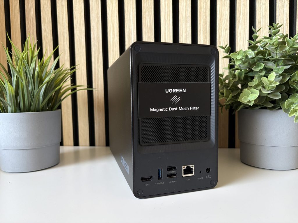 UGREEN NASync DXP2800 GT
