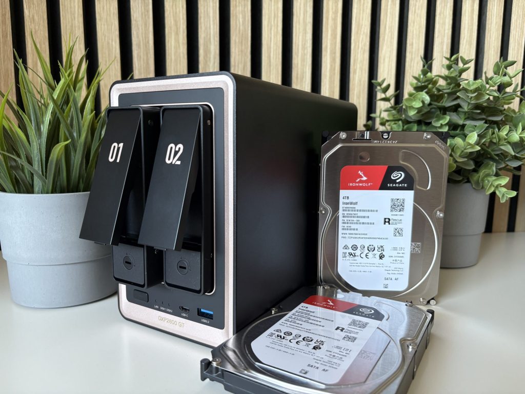 UGREEN NASync DXP2800 GT
